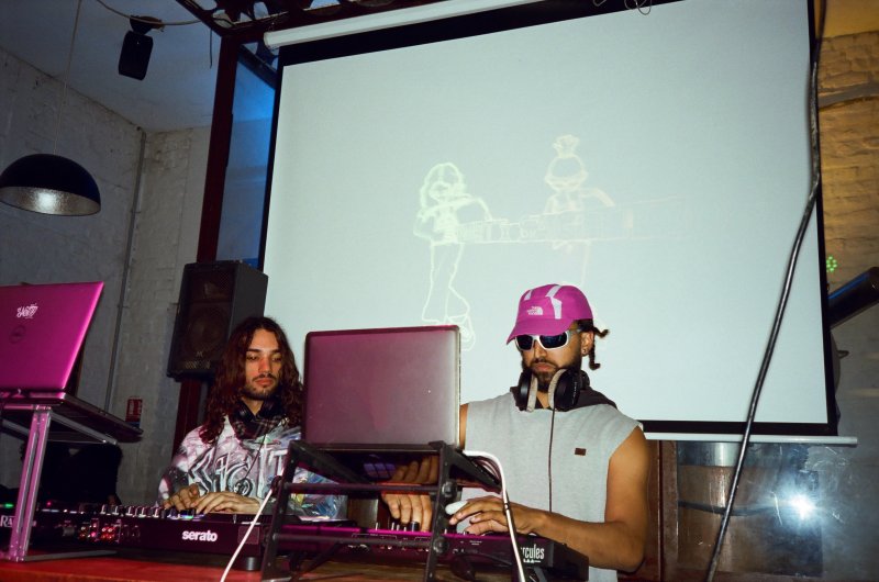 Yort & Sagitto
