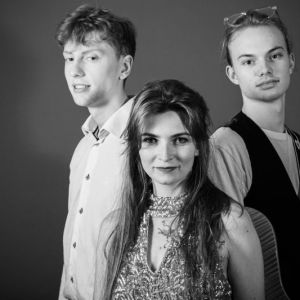 Moon Light Blue - Trio